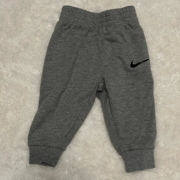 Nike 3M Bodysuit Trio with pants- Tan, White, and Gray - Picture 6 of 6